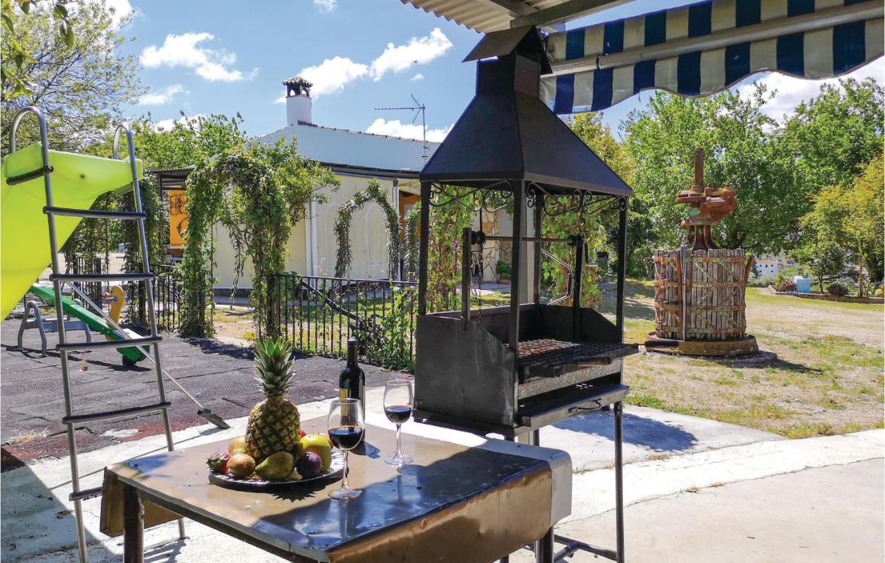 Pet Friendly Home In Olvera With Kitchen Екстериор снимка