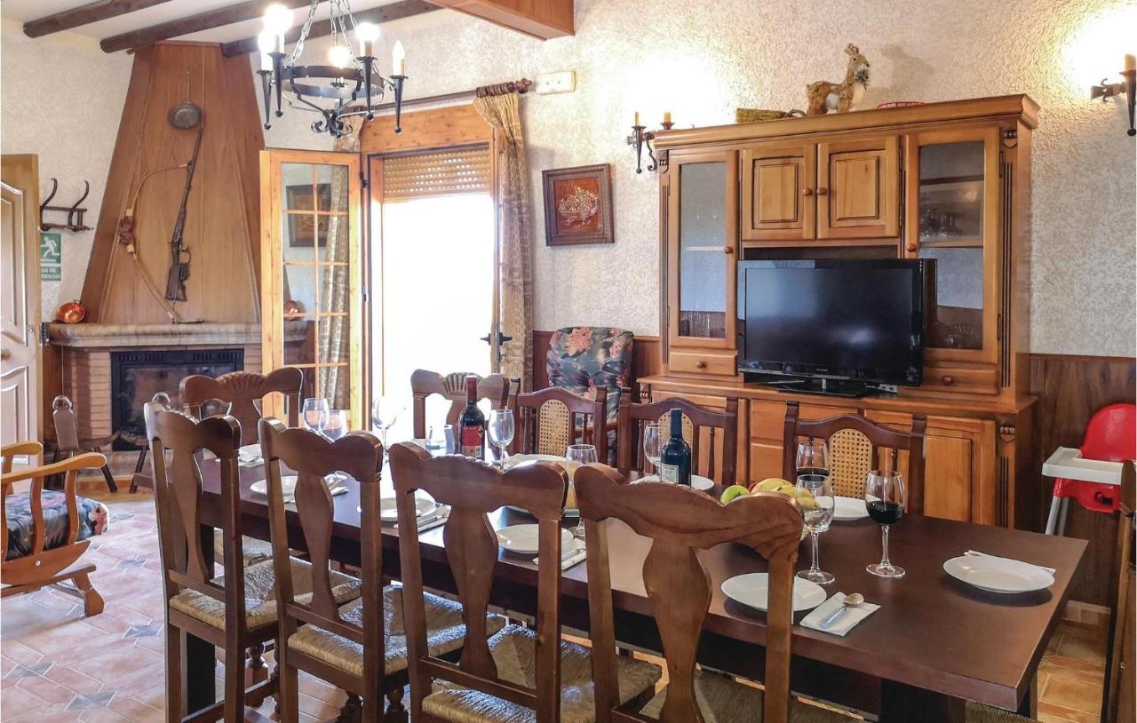 Pet Friendly Home In Olvera With Kitchen Екстериор снимка