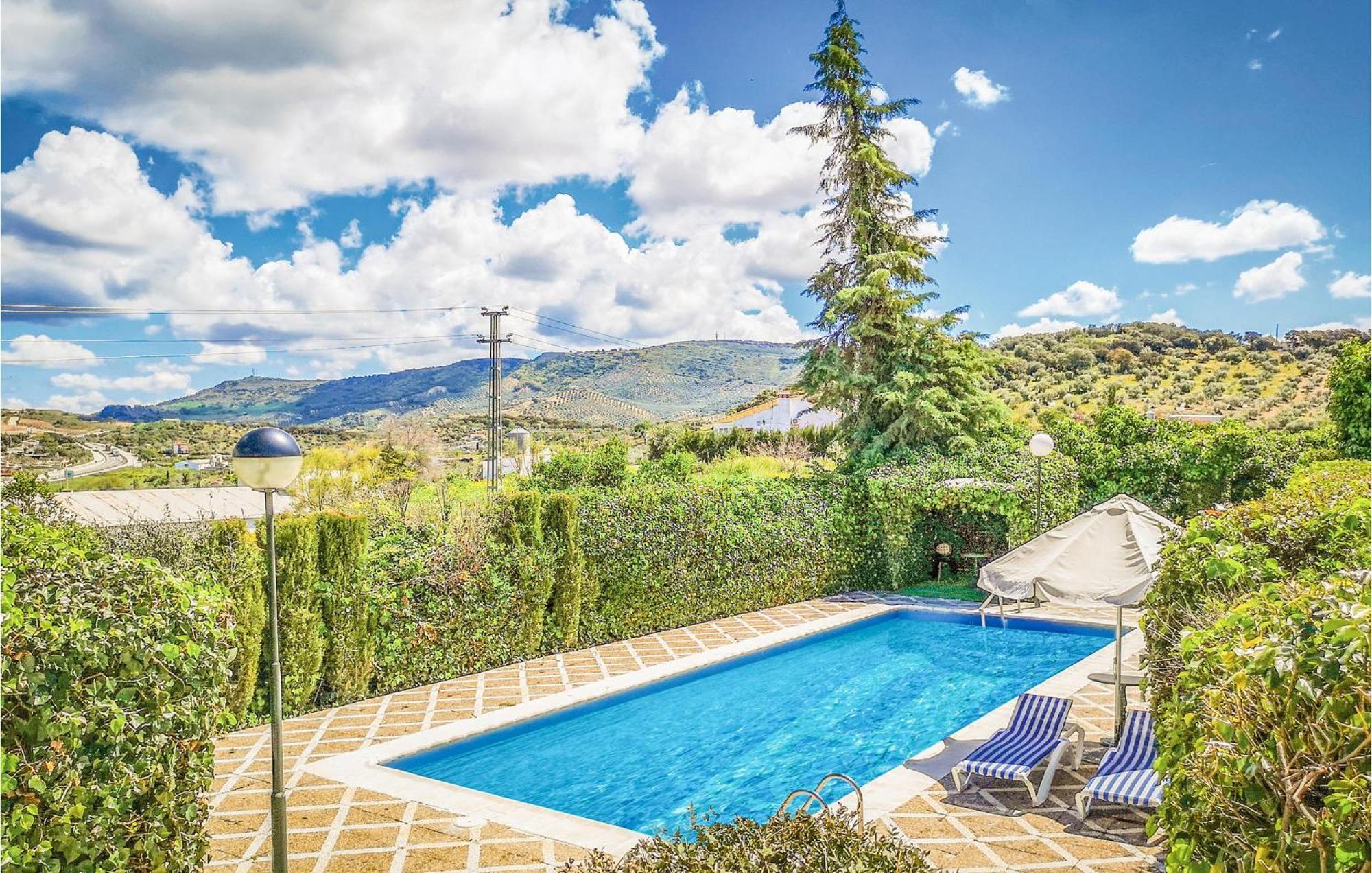 Pet Friendly Home In Olvera With Kitchen Екстериор снимка